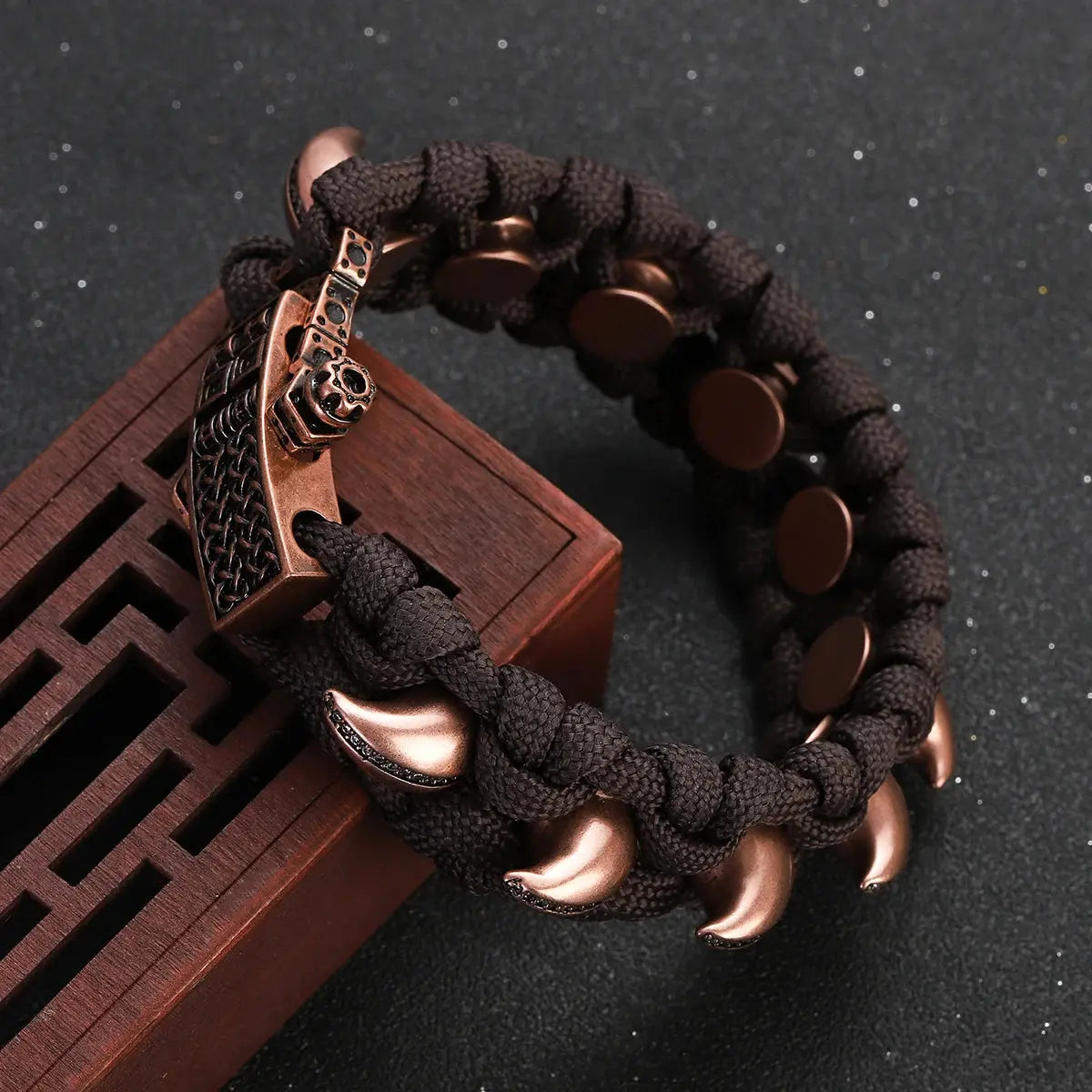 Bracelet Paracorde tressé avec griffe de dragon en zircon Survie Shop