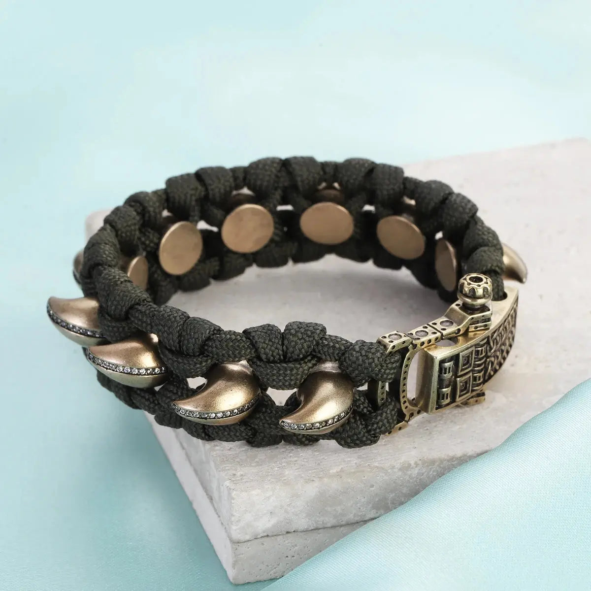 Bracelet Paracorde tressé avec griffe de dragon en zircon Survie Shop