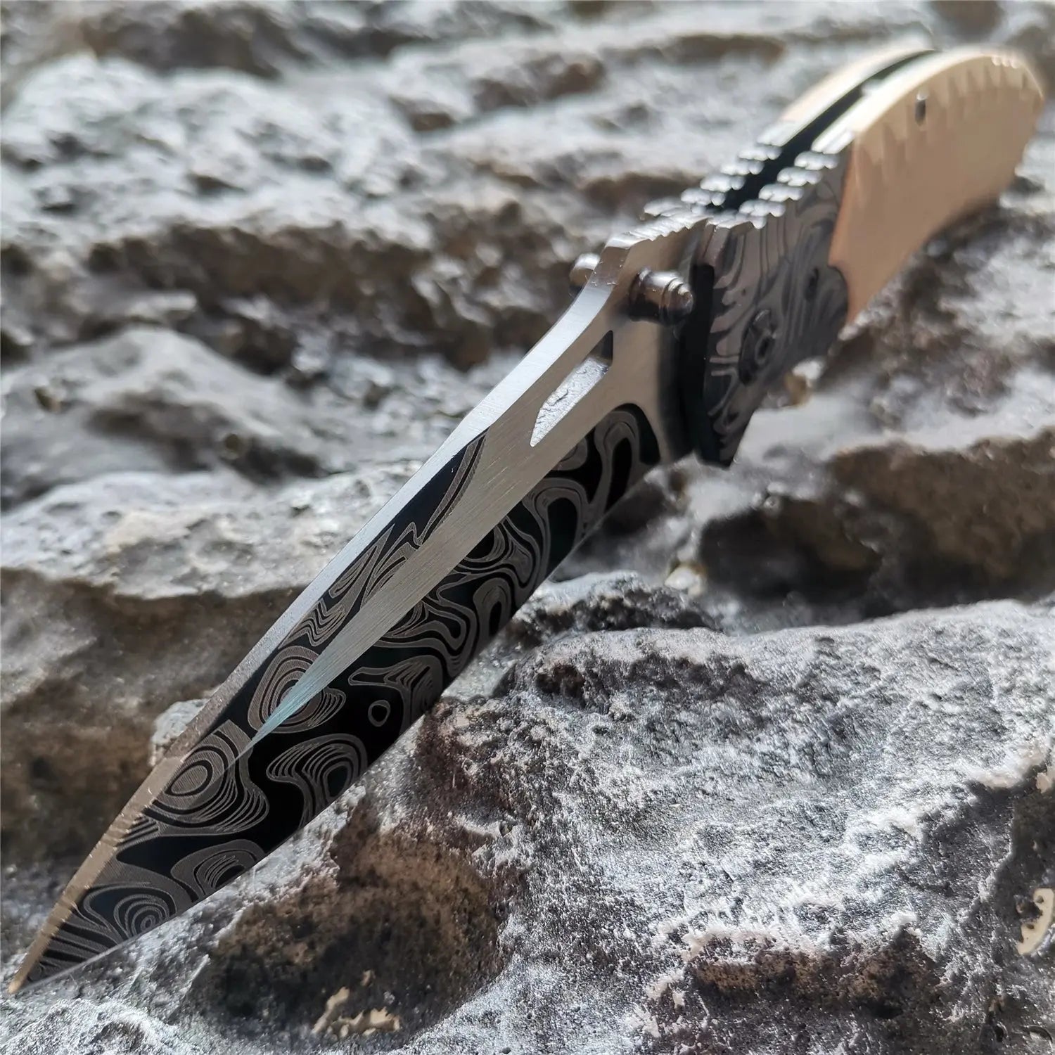 Couteau de Survie Buschcraft coloré et pliant 20cm. Survie Shop