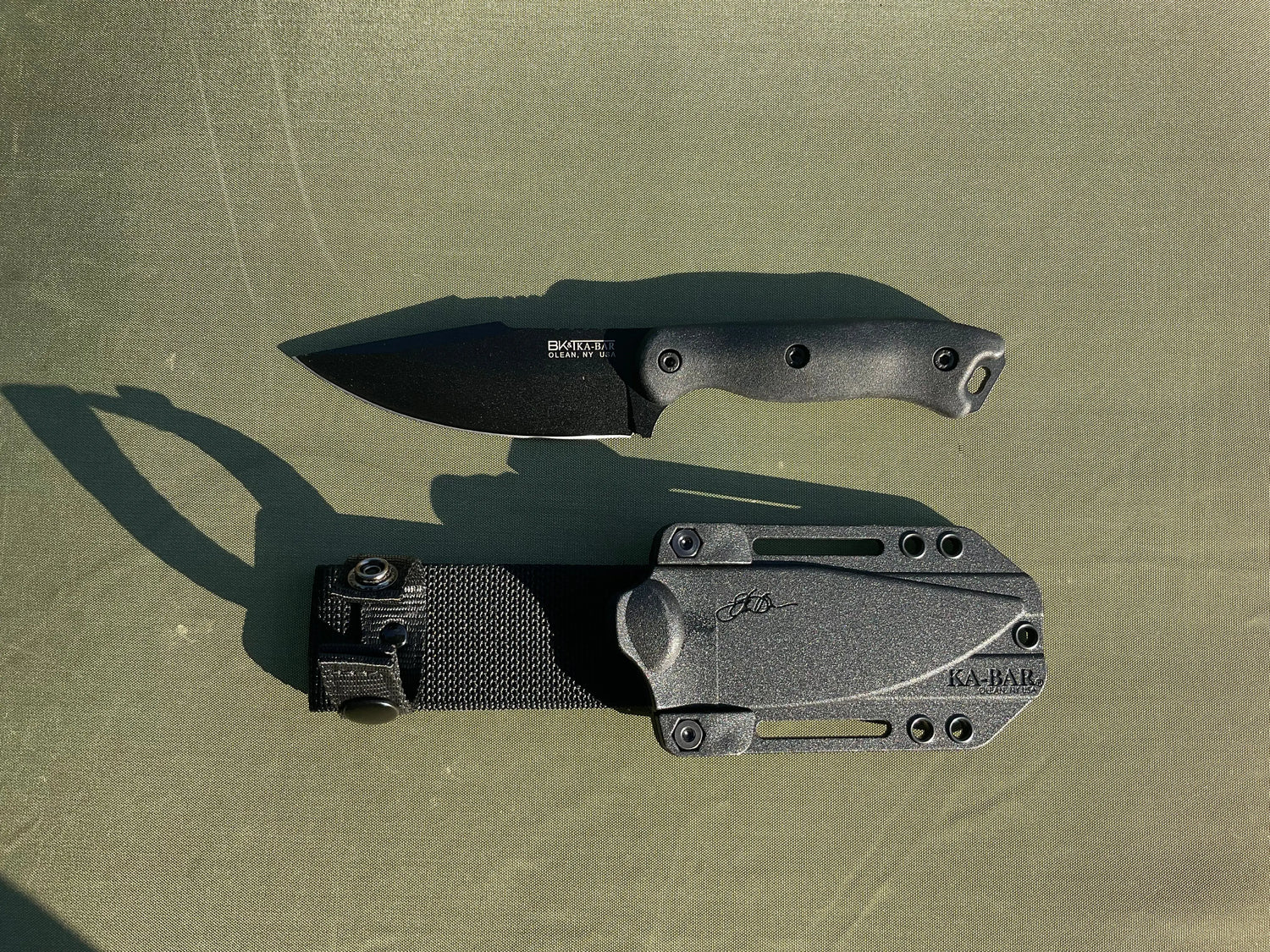 Couteau d'extérieur pour la Survie et Bushcraft Ka-Bar KB 18 Manche en Fibre de Verre - Survie Shop