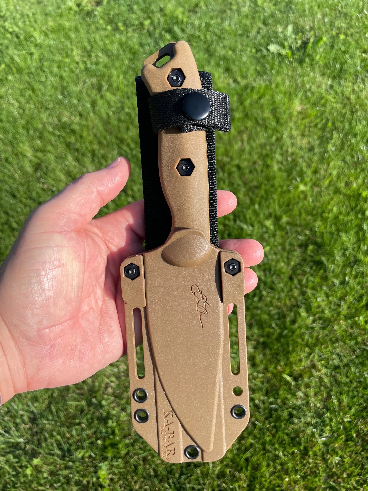 Couteau d'extérieur pour la Survie et Bushcraft Ka-Bar KB 18 Manche en Fibre de Verre - Survie Shop