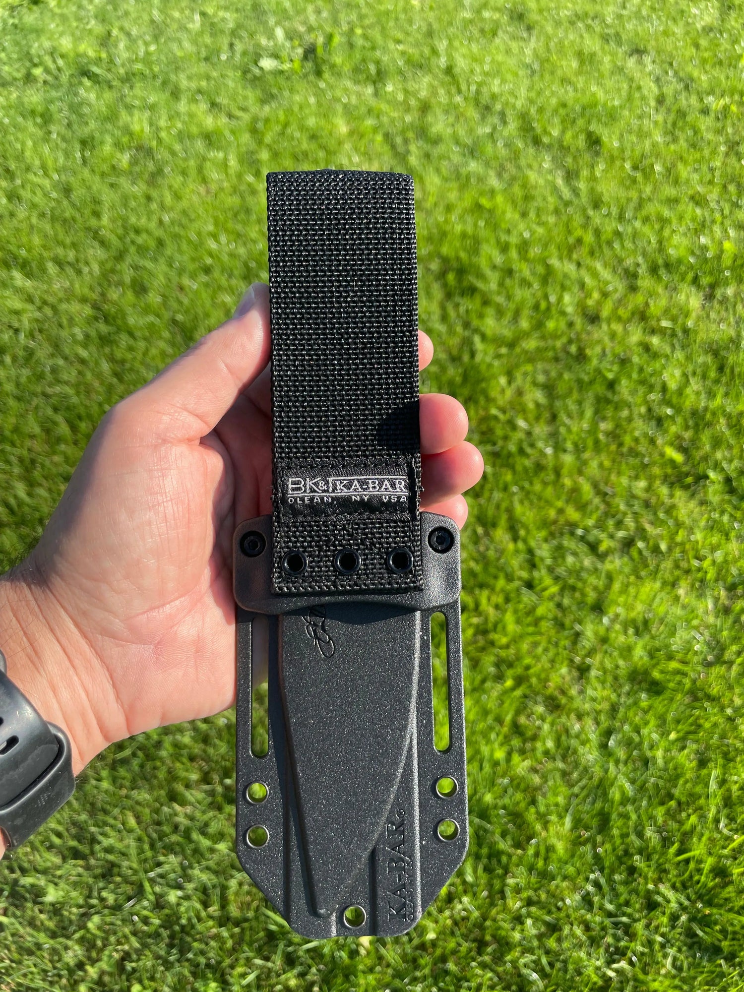 Couteau d'extérieur pour la Survie et Bushcraft Ka-Bar KB 18 Manche en Fibre de Verre - Survie Shop