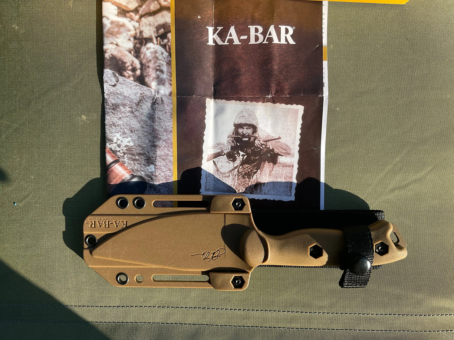 Couteau d'extérieur pour la Survie et Bushcraft Ka-Bar KB 18 Manche en Fibre de Verre - Survie Shop